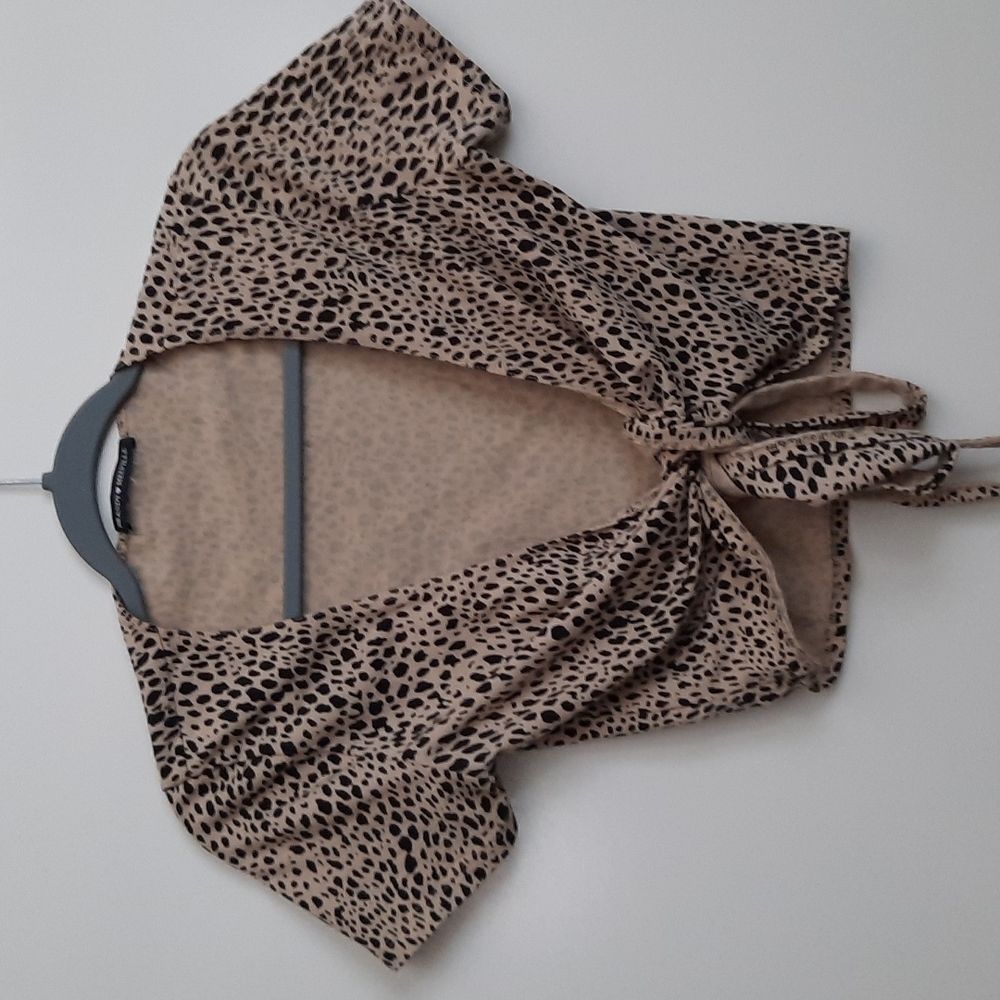 Brandy Melville Cheetah Wrap Top XS/S - Picture 6 of 6